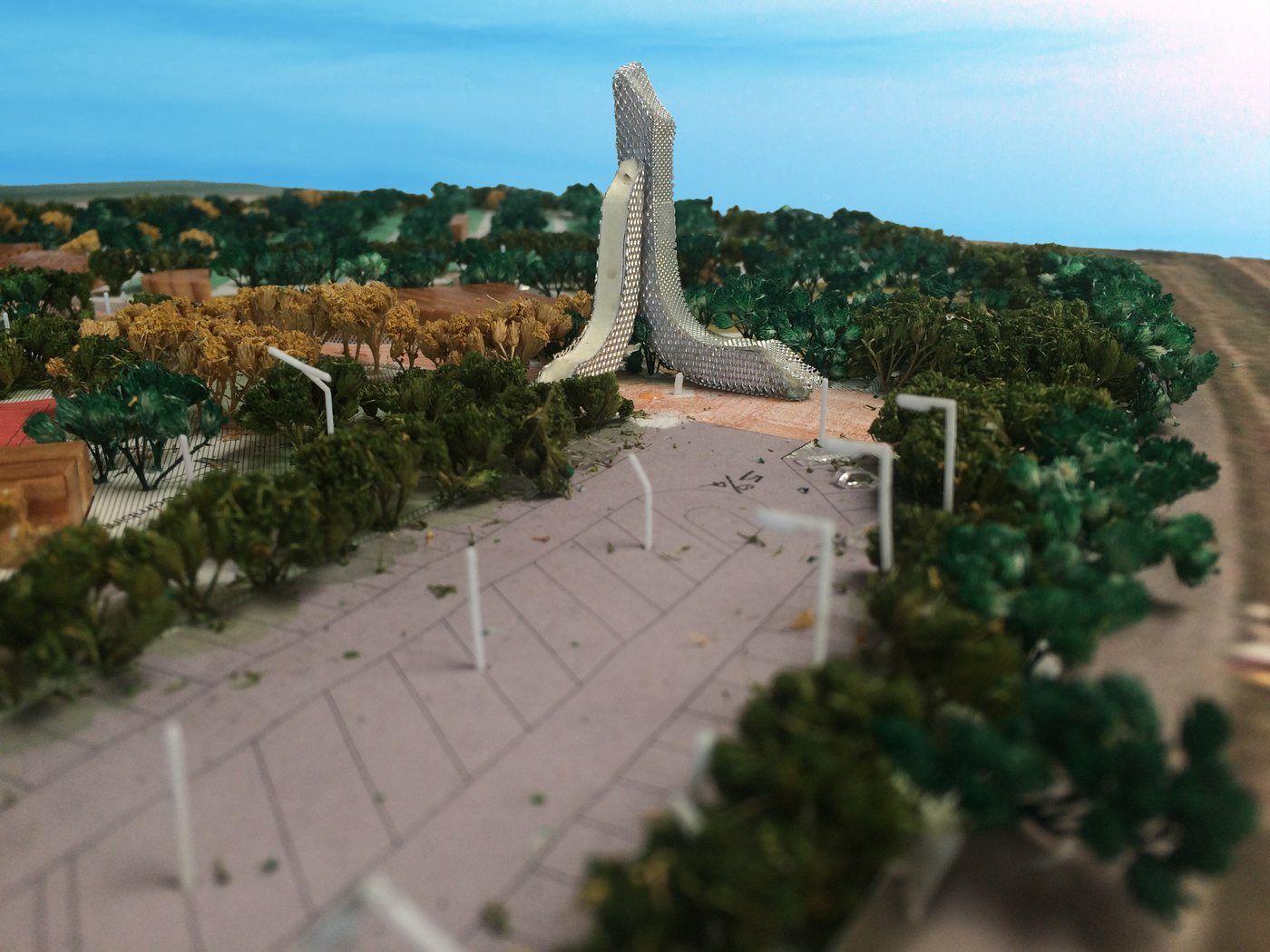 La Entry Tower e la promenade, nel plastico di studio